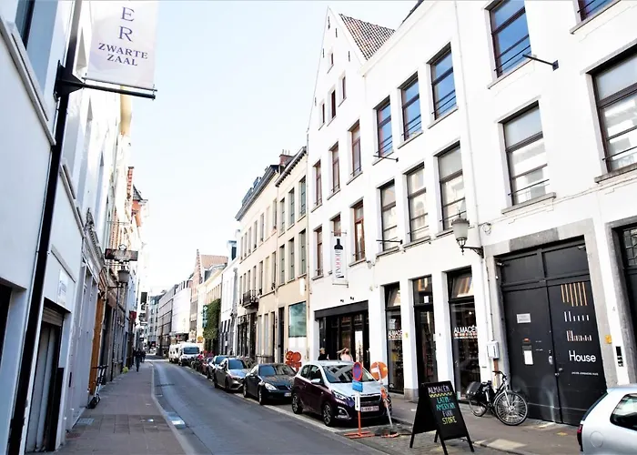 The Old Town Lodge In The Heart Of Antwerp